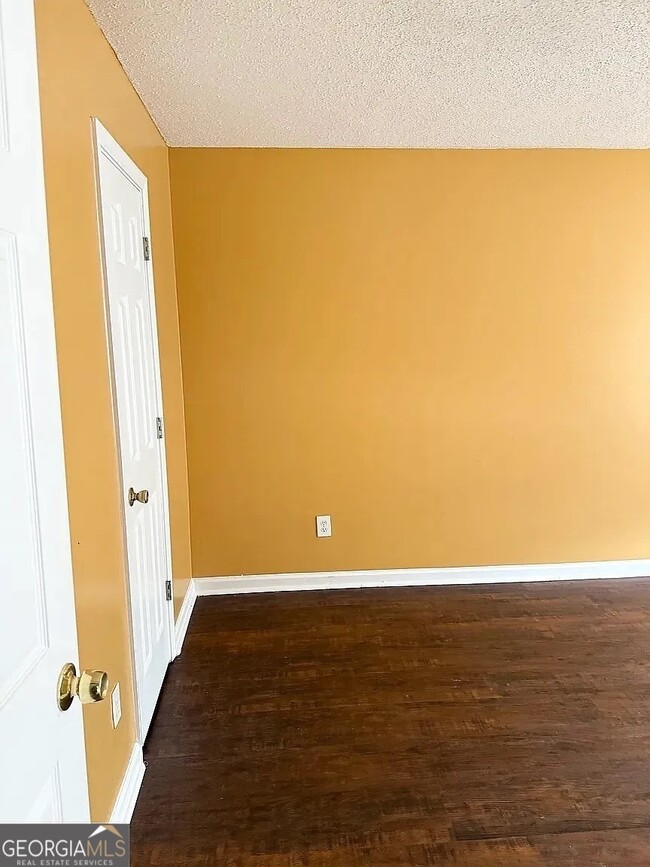 Building Photo - 1202 Pinedale Cir NW