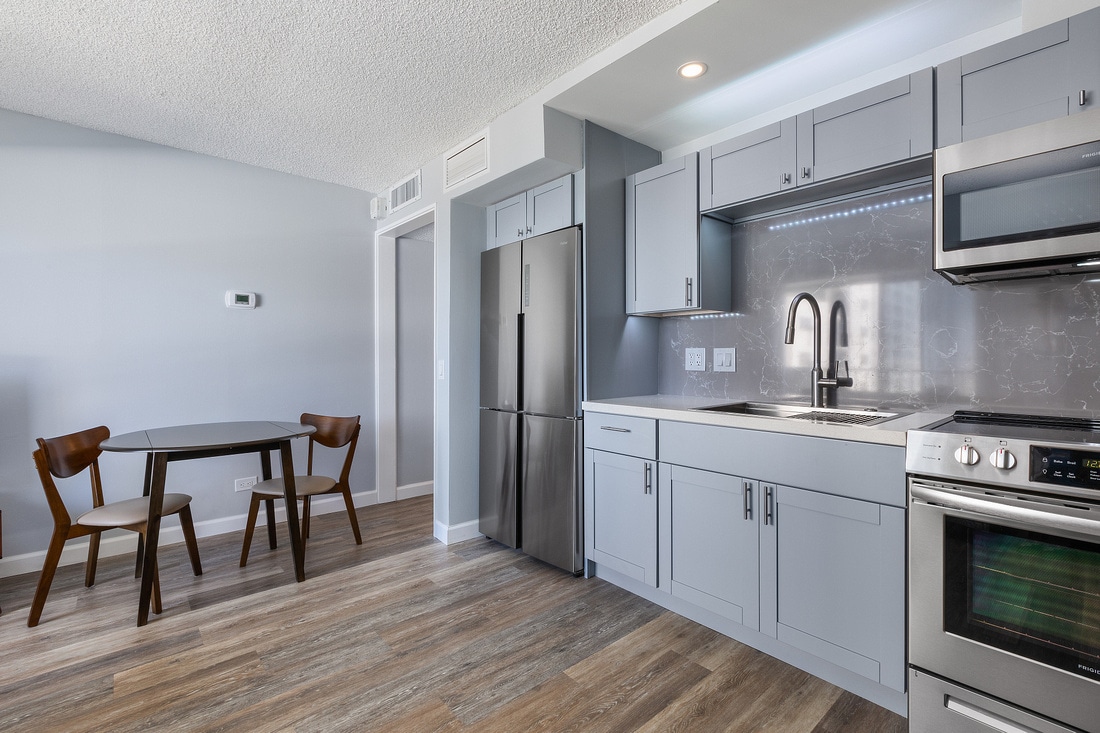 Kitchen - 2440 Kuhio Ave