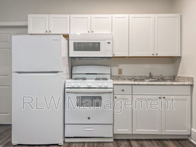 Building Photo - 11 N Central Ave