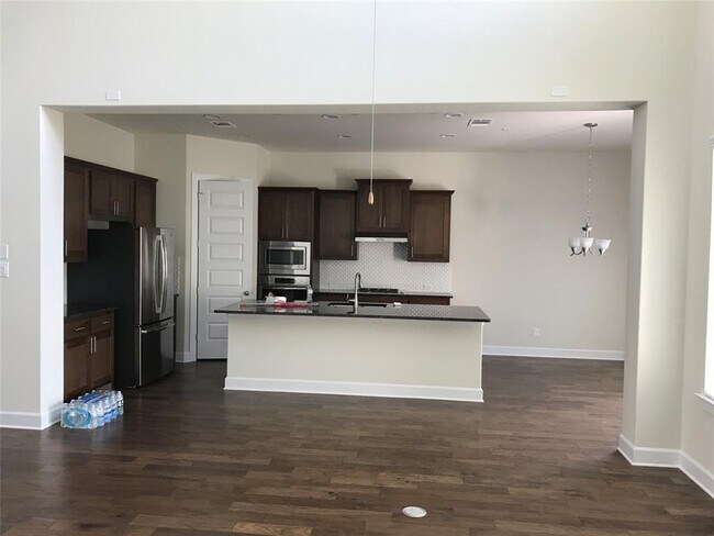 Building Photo - 209 Lockhart Lp