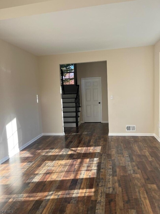 Building Photo - 196 Winding Hill Dr