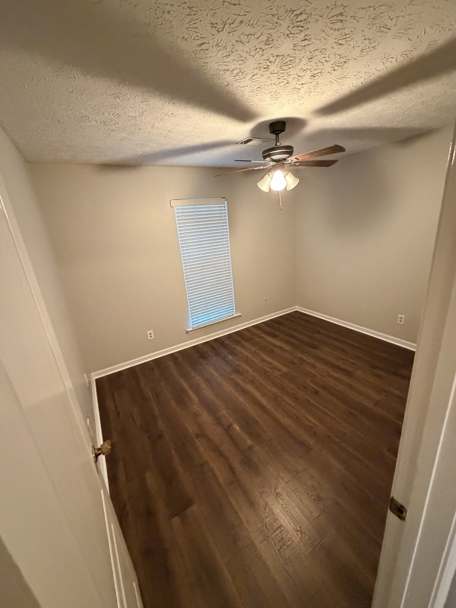 Building Photo - 37 Ridgeview Dr