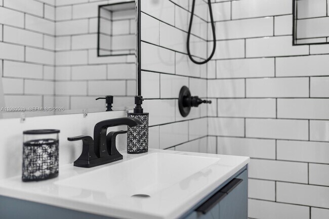 Building Photo - 301 86th St