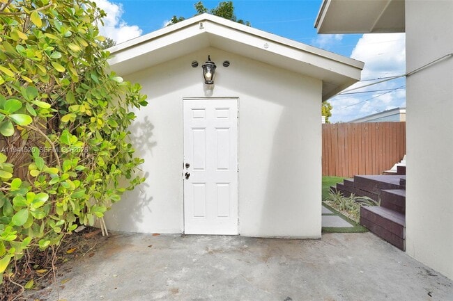 Building Photo - 37 NW 47th St