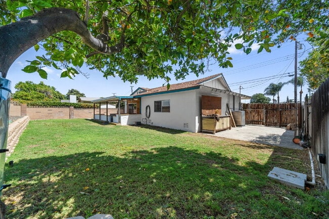 Building Photo - 8346 Lake Baca Dr