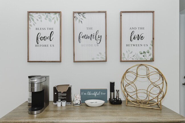 Building Photo - 6023 Diamonte Pl