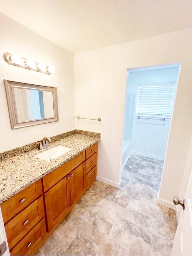 Building Photo - 9428 Silverdale Loop Rd NW