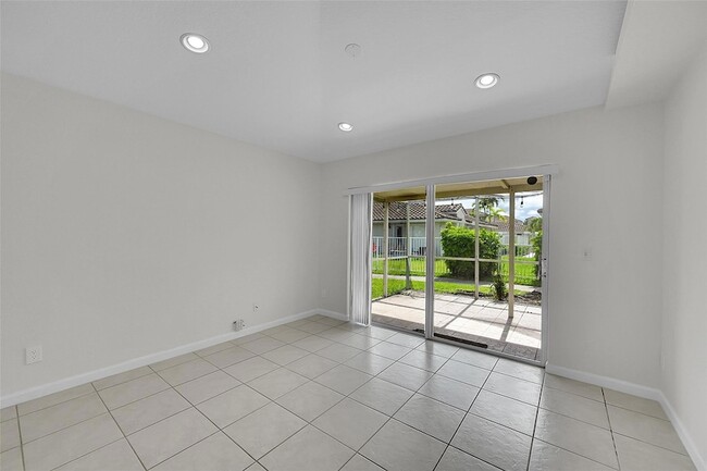 Building Photo - 5642 NW 118th Dr