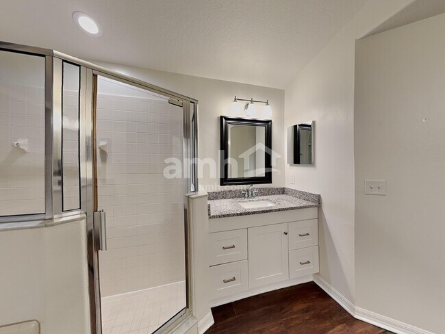 Building Photo - 2006 Ruby Red Blvd