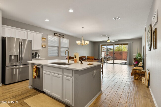 Building Photo - 3859 E Welton Ln