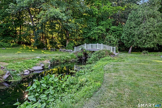 Building Photo - 30 Brookridge Dr