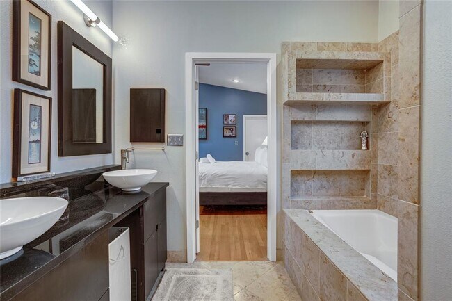 Building Photo - 1803 Mohle Dr