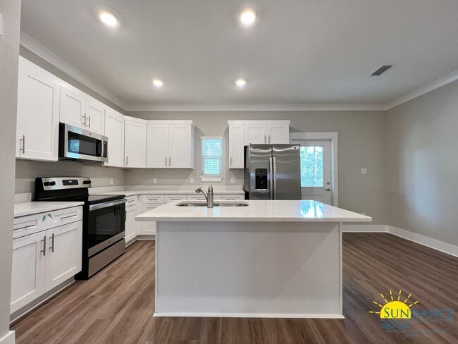 Building Photo - Beautiful 3 Bedroom 2.5 Bathroom Townhome with Garage!