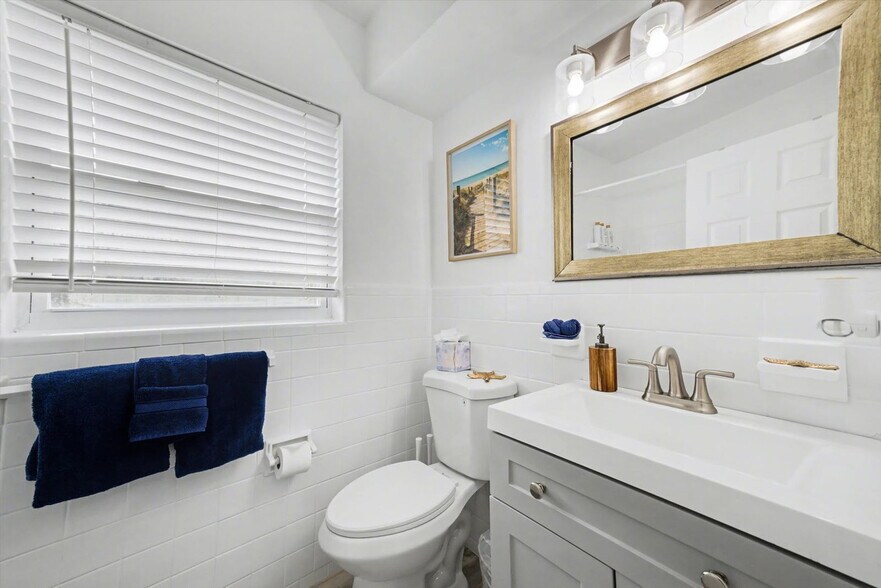 Building Photo - 711 E Gulf Blvd