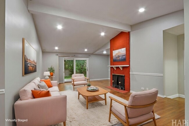 Building Photo - 1540 N Pepper Tree Dr