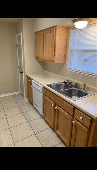 Building Photo - 1755 Boulevard De Province Blvd