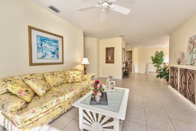 Building Photo - COACH HOME AT PELICAN BAY