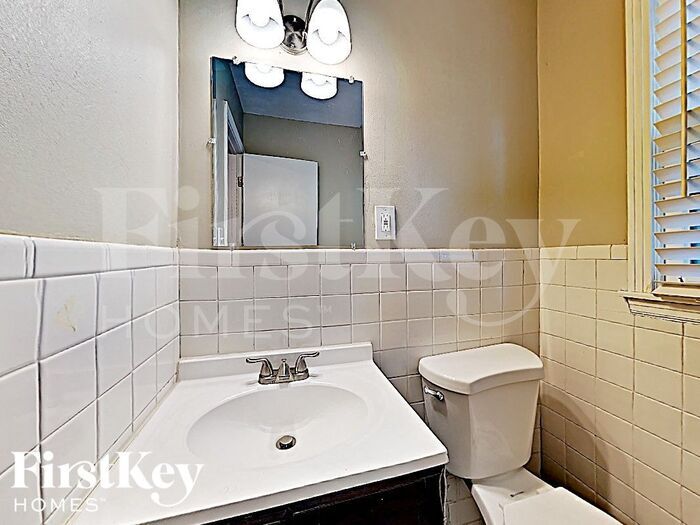Building Photo - 3908 S Summit Ridge Dr