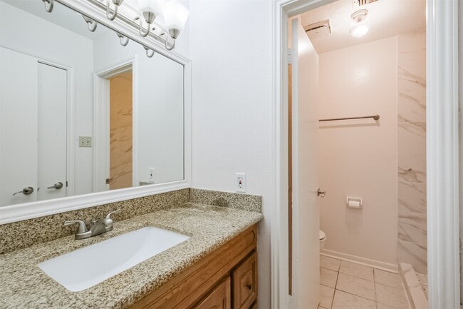 Building Photo - 2815 Arrowhead Dr