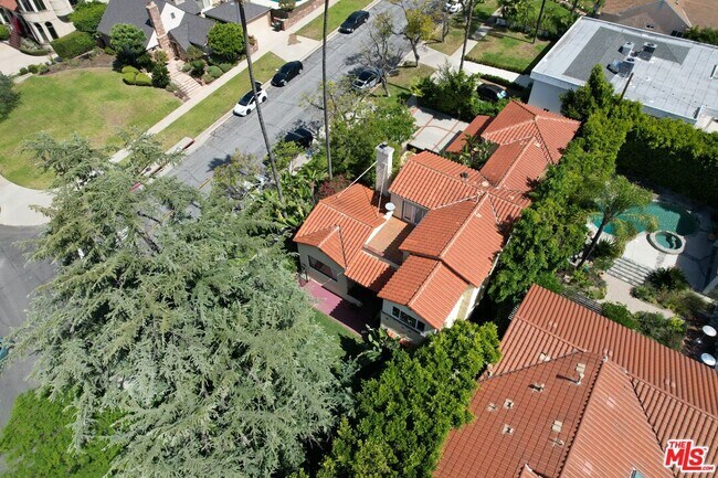 Building Photo - 1861 W Mountain St