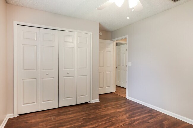 Building Photo - 4268 Hanging Moss Dr