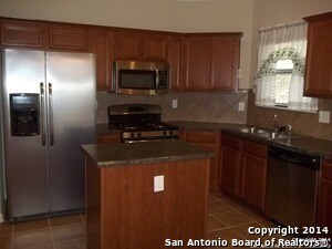Building Photo - Beautiful 3 Bedroom 2 1/2 in trophy ridge