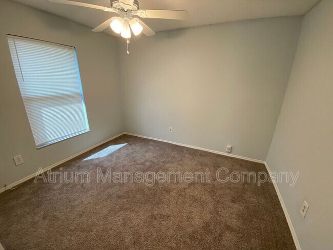 Building Photo - 277 Lakebreeze Cir