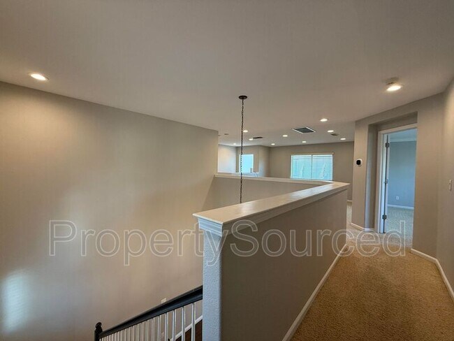 Building Photo - 16615 English Country Trail