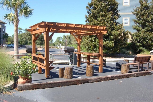 Building Photo - 1430 Regency Rd