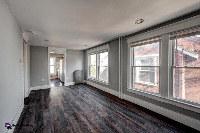 Building Photo - 255 W Union St