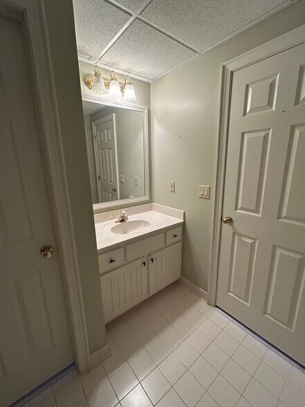 Building Photo - 68 Westwood Cir SW