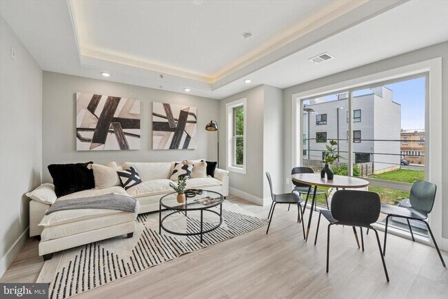 Building Photo - 2401 N 2nd St