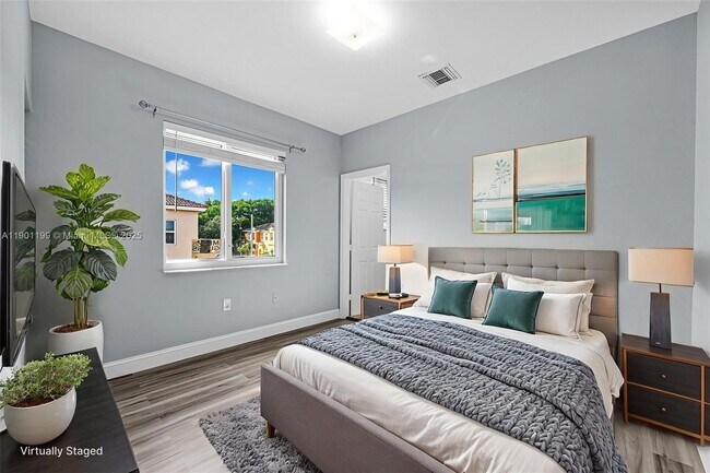 Building Photo - 640 SE 1st St