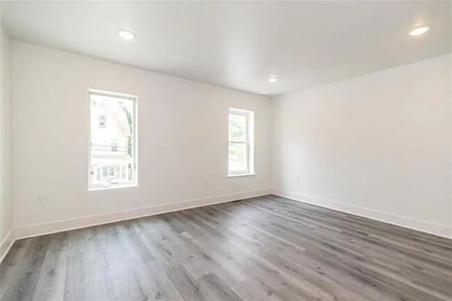 Building Photo - Beautiful 4 Bedroom Newly renovated home!