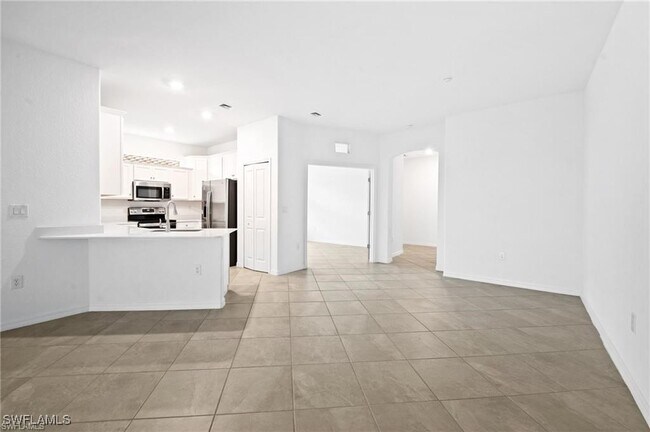 Building Photo - 2616 Vine Ave