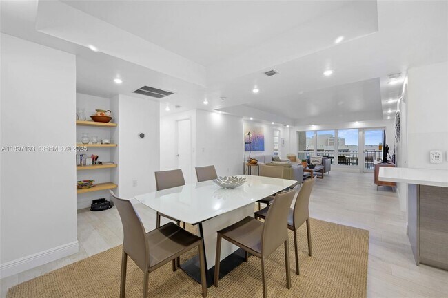 Building Photo - 5000 N Ocean Blvd