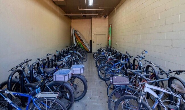 Building Photo - 445 W Blount Ave