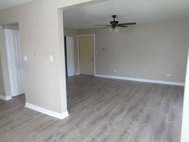 Building Photo - 9433 86th Ct
