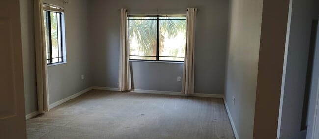 Building Photo - 3019 Alcazar Pl