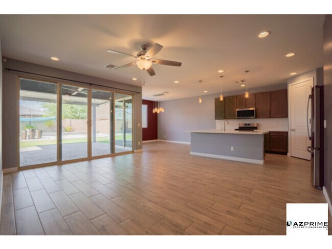 Building Photo - Stylish 3/2.5 Laveen Home - Natural Light ...