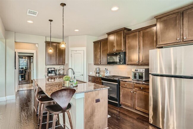 Building Photo - 9401 McKnight Lp