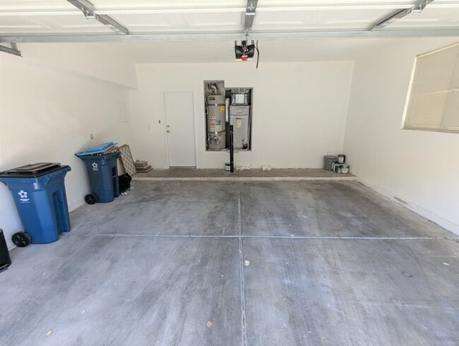 Building Photo - 9901 Trailwood Dr