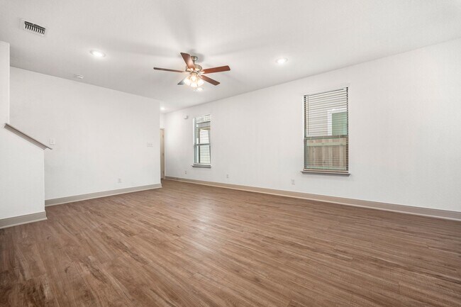 Building Photo - 7518 Gramercy Wy