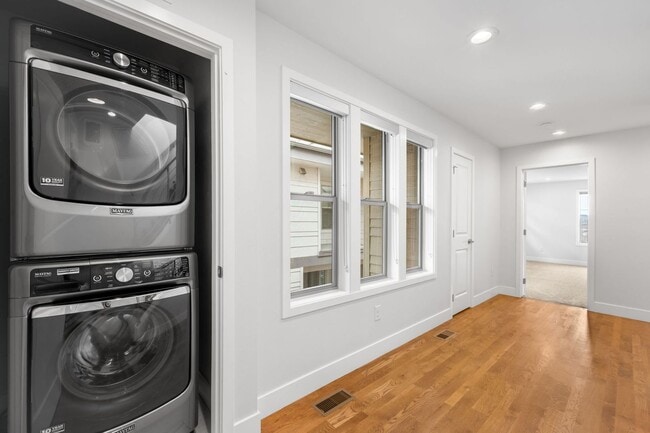 Building Photo - 3BD, 5BA LoHi Townhome with Rooftop Deck and 2-Car Garage