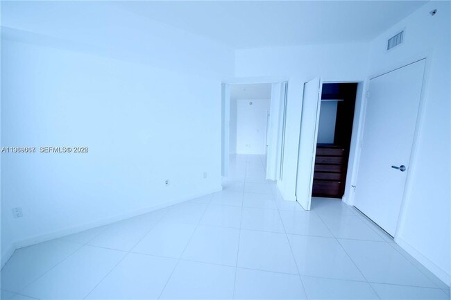 Building Photo - 350 S Miami Ave