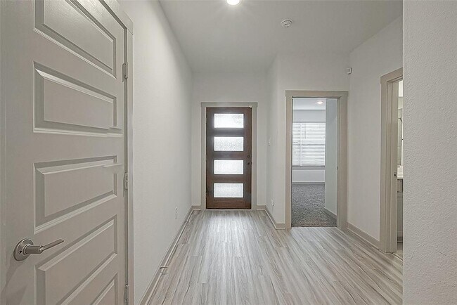 Building Photo - 7006 Telford Holw Trl