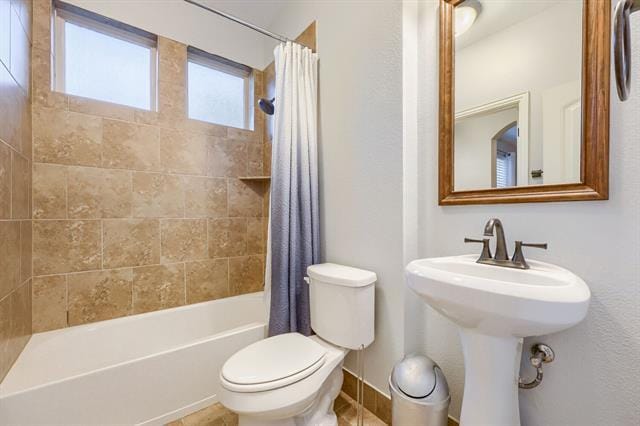 Building Photo - 5035 Venecia Way