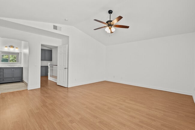 Building Photo - 7231 Spring Ct
