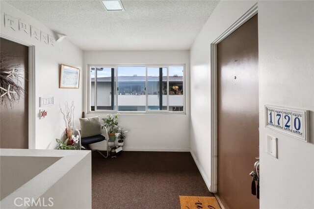 Building Photo - 1720 Westcliff Dr