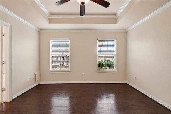 Building Photo - 6901 Anastasia Dr